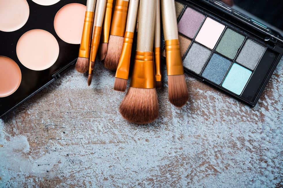 How to Dry Makeup Brushes in 3 Simple Steps