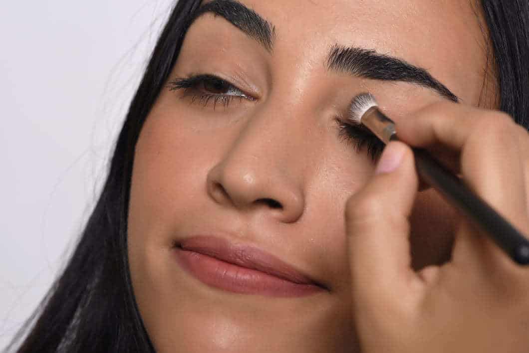 6 Best Eyeshadow Primer Substitutes